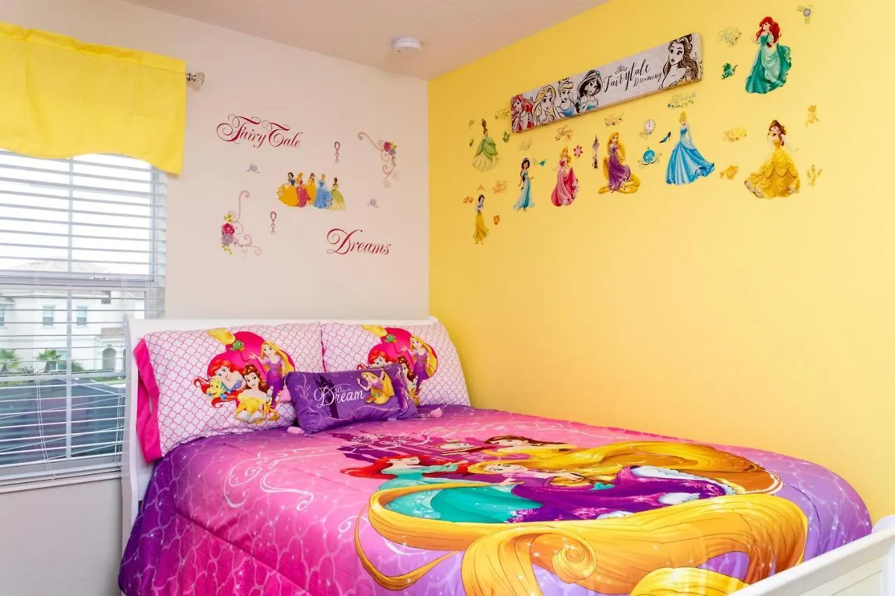 Stunning Four Bedroom W/ Screened Pool Close To Disney 1559 Four Corners 0*,  United States