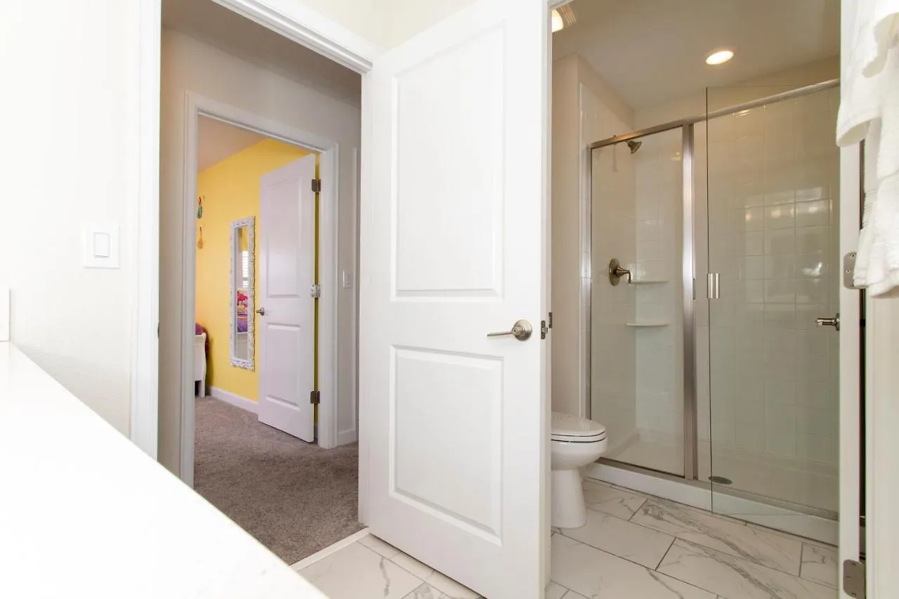 Stunning Four Bedroom W/ Screened Pool Close To Disney 1559 Four Corners 0*,