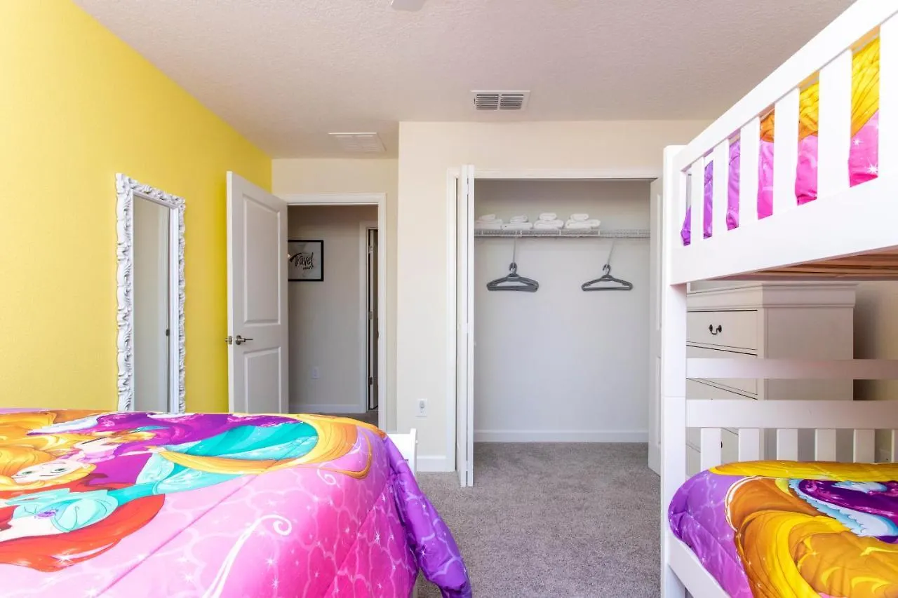 Stunning Four Bedroom W/ Screened Pool Close To Disney 1559 Four Corners United States